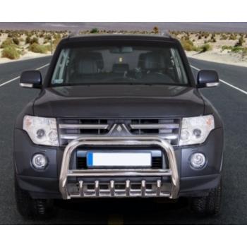 Eu-valoteline hampailla Mitsubishi Pajero 2007-